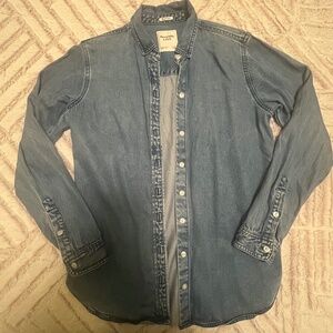 Abercrombie and Fitch Boyfriend Denim Button Down Top Size Small